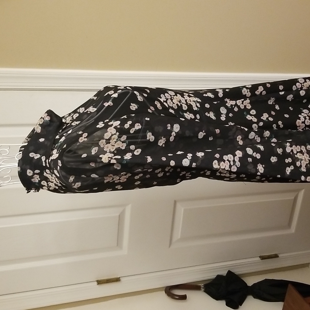 Gorgeous women's CAARA black floral dress - Picture 6 of 12